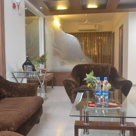 Hotel Plaza Mumbai Exterior photo