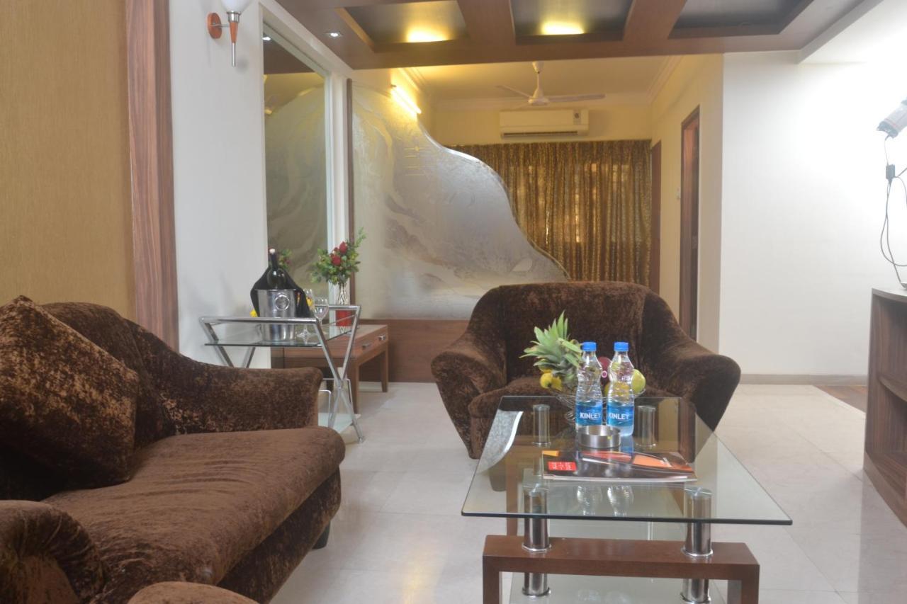 Hotel Plaza Mumbai Exterior photo